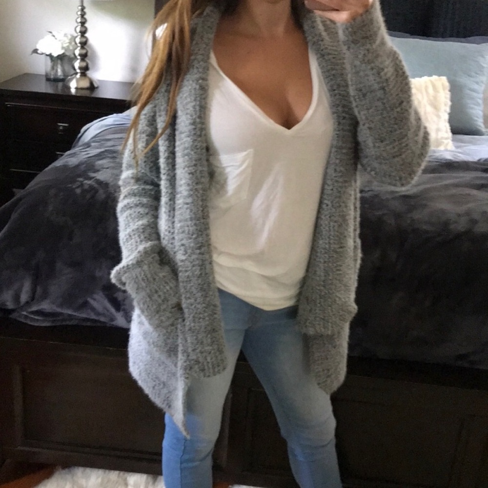 SOLD OUT ❄️🆕 Mint Fuzzy Cardigan - Picture 6 of 7